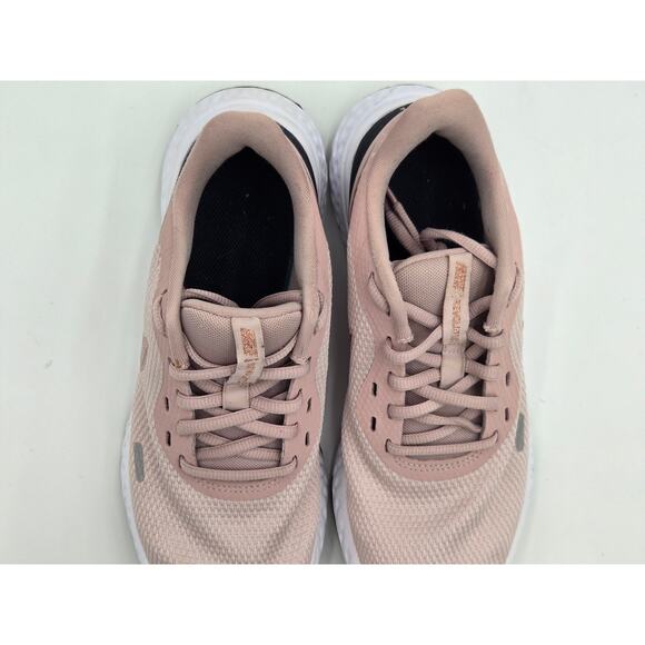 Nike Women’s Size 8 Revolution 5 Pink Gold Running Sneakers Lightweight Trainers - Picture 8 of 9